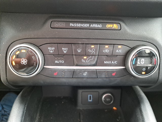 2020 Ford Escape SEL photo 21