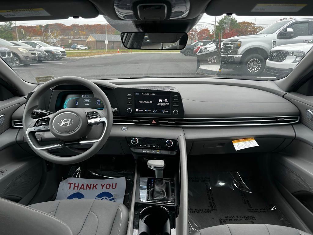 2025 Hyundai Elantra Hybrid Blue photo 4