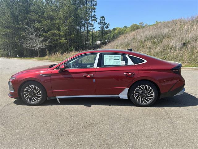 2025 Hyundai Sonata Hybrid Limited photo 2