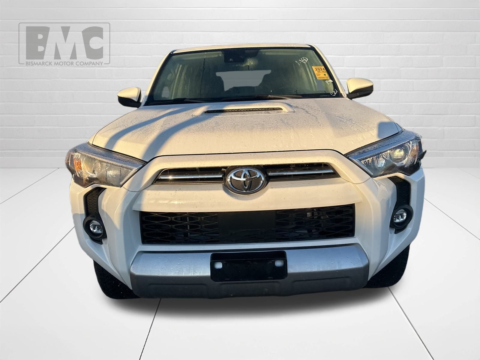 2024 Toyota 4Runner TRD Off-Road photo 2