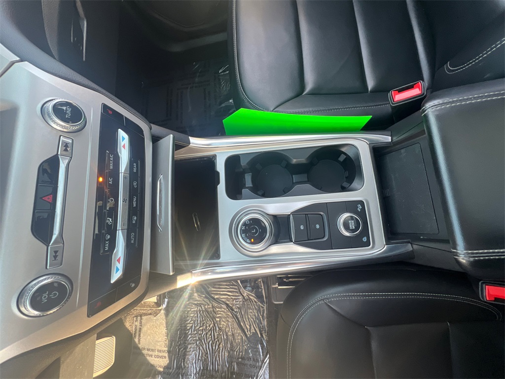 2022 Ford Explorer XLT photo 25