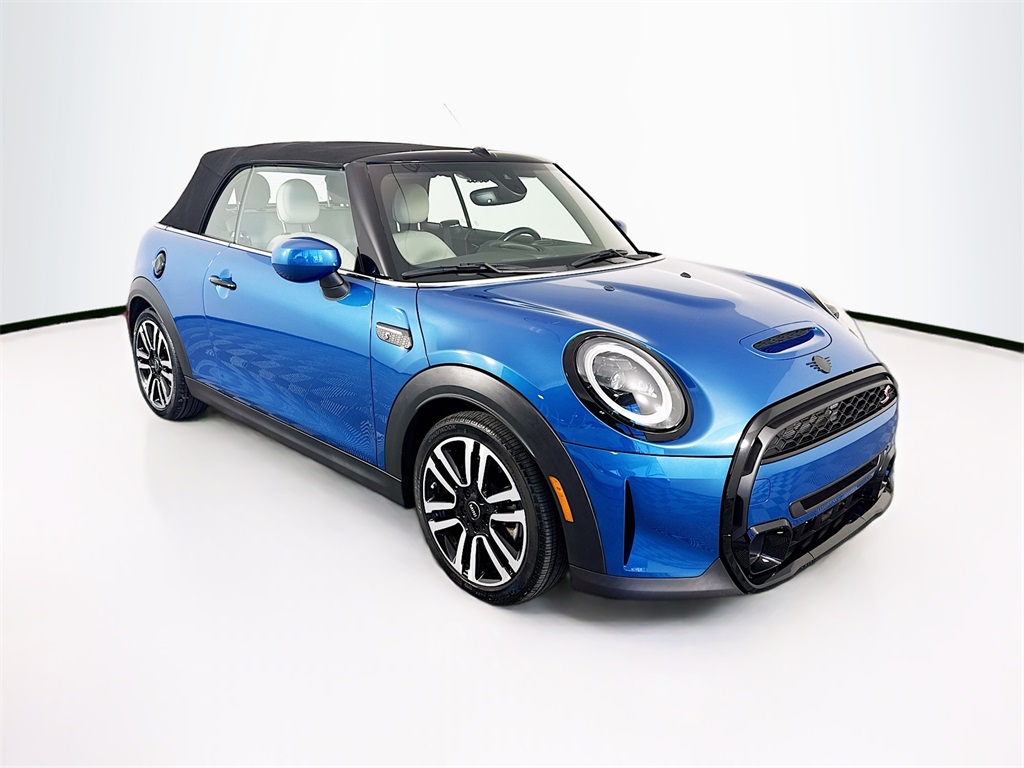 2023 MINI Convertible S's photo