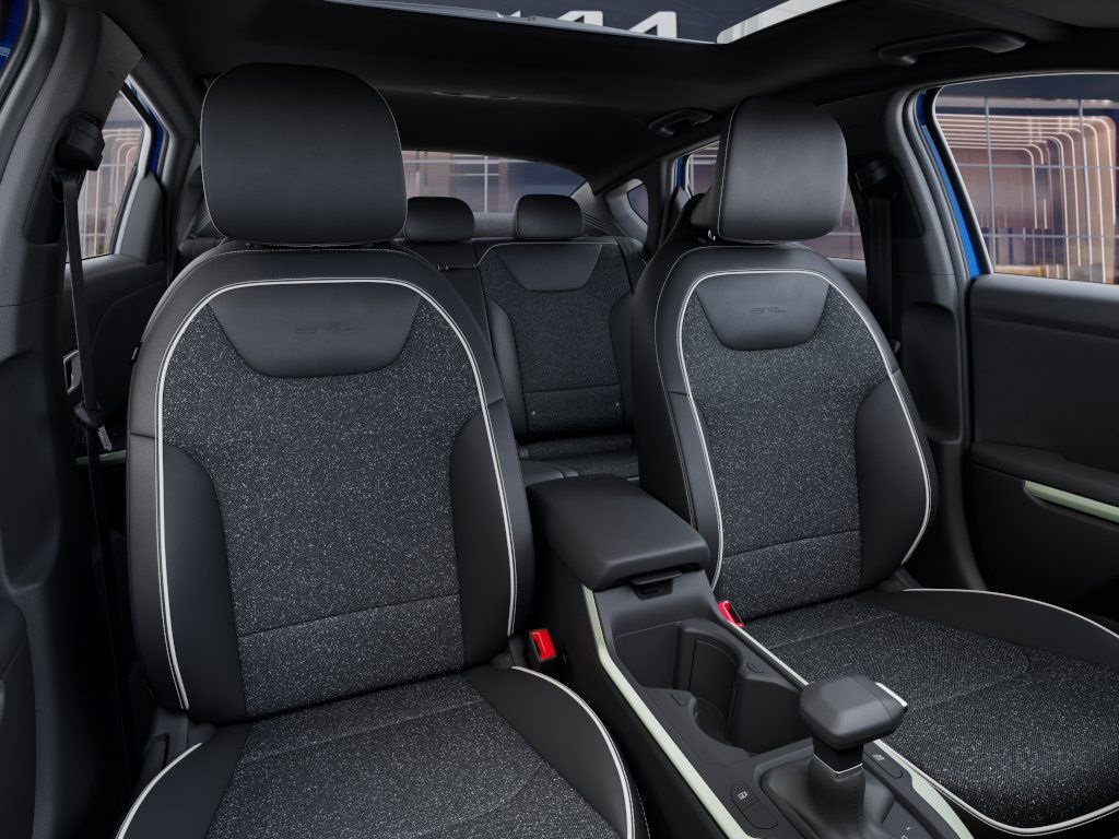 2025 Kia K4 GT-Line photo 14