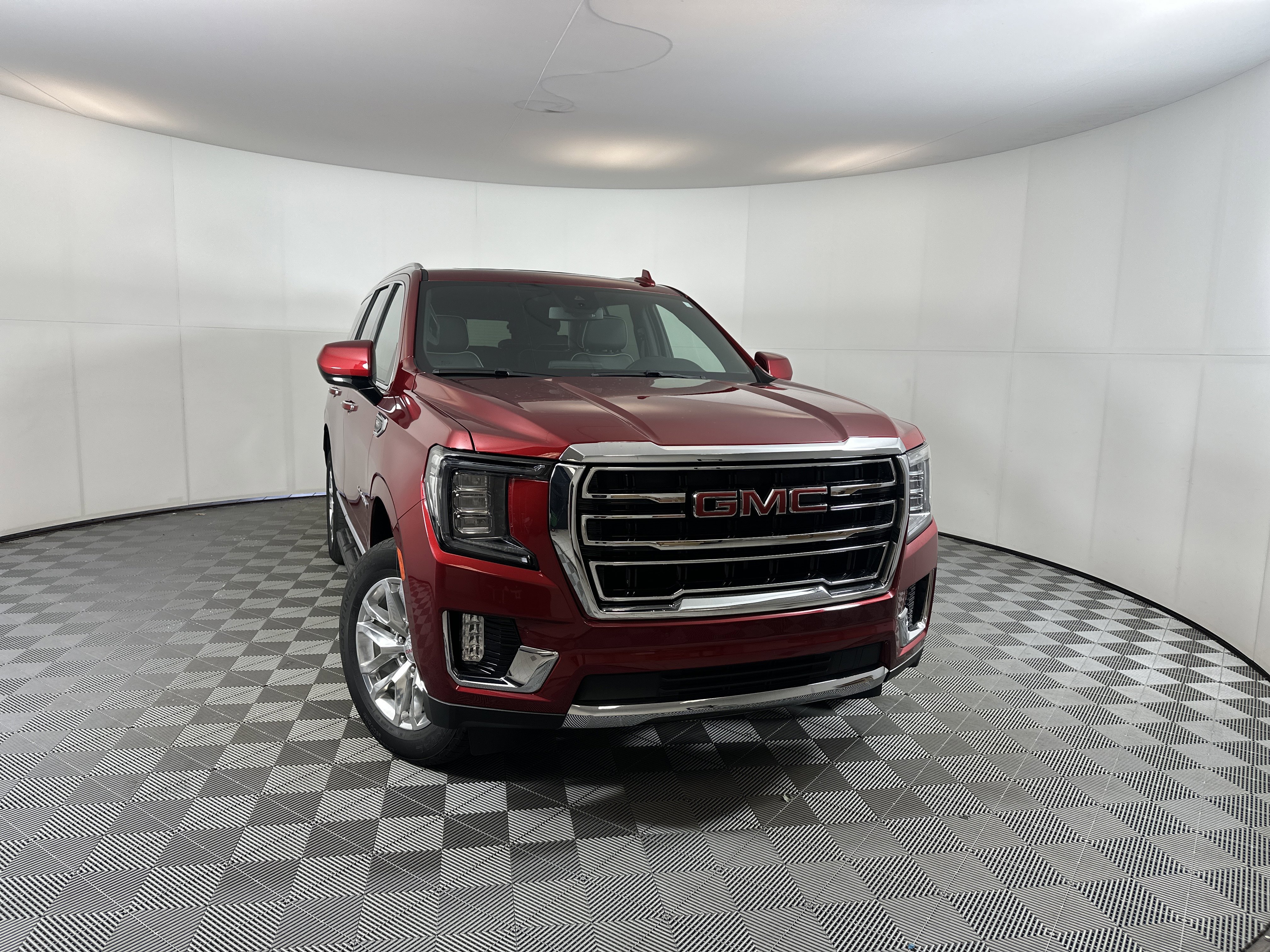 2023 GMC Yukon SLT's photo