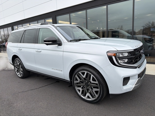2025 Ford Expedition Platinum's photo