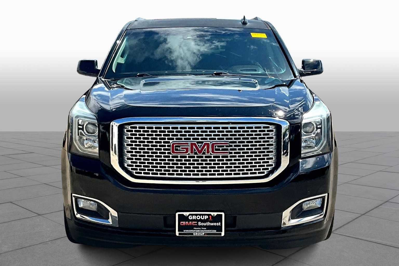 2017 Gmc Yukon Denali photo 3