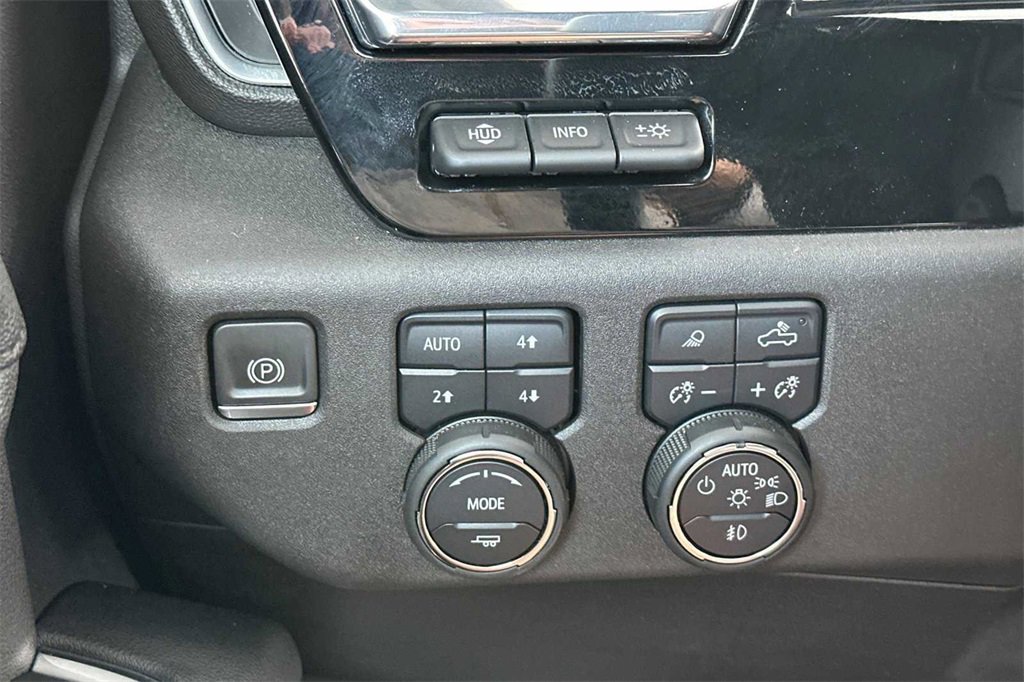 2023 Chevrolet Silverado 1500 High Country photo 31