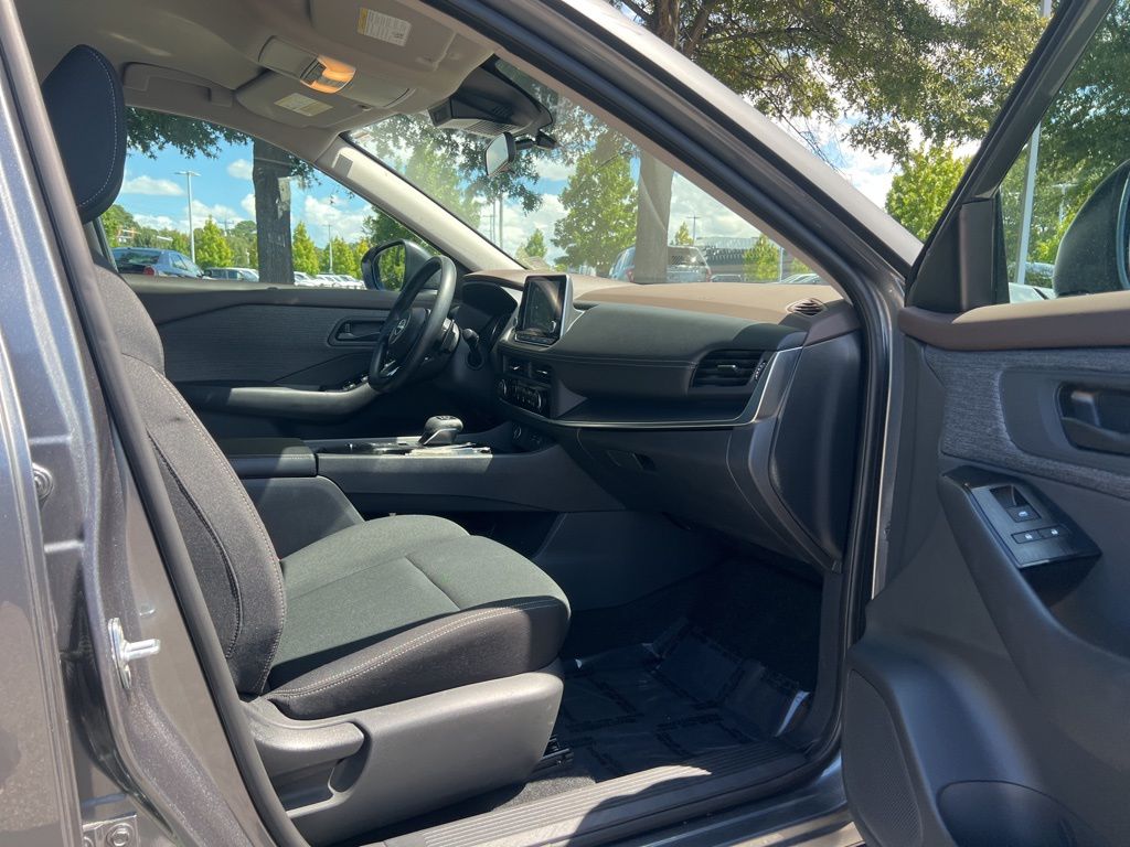 2023 Nissan Rogue S photo 15
