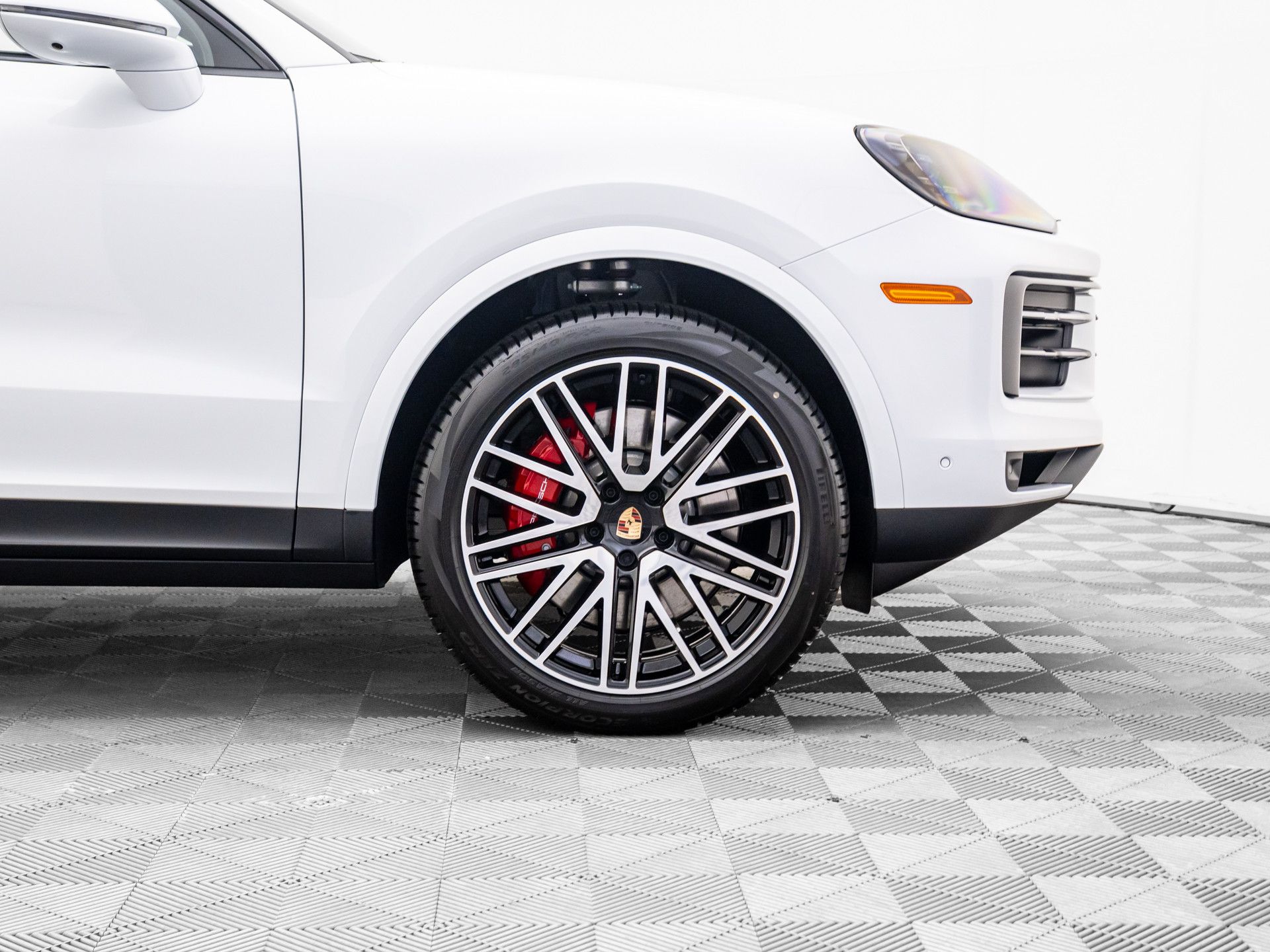 2025 Porsche Cayenne Coupe S photo 28