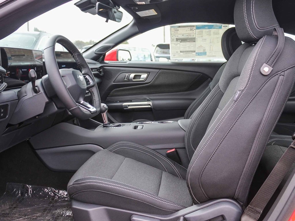 2025 Ford Mustang EcoBoost photo 18