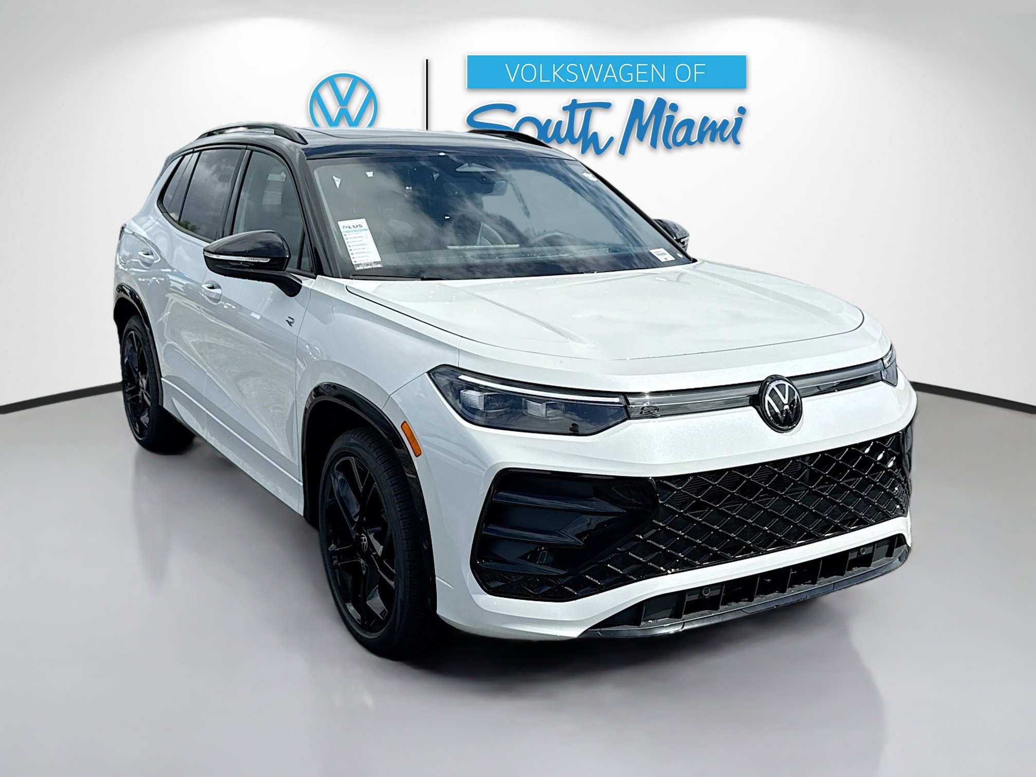 2025 Volkswagen Tiguan SE R-Line Black photo 3