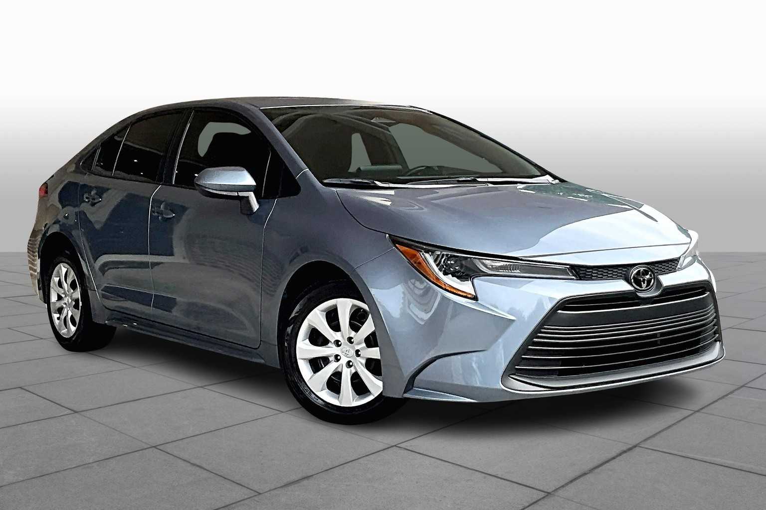 2024 Toyota Corolla LE photo 3