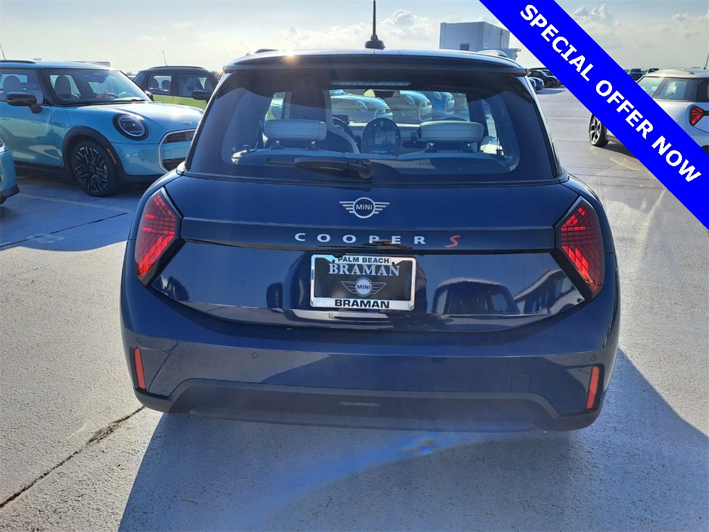 2025 Mini Cooper 2 Door Hardtop Signature photo 4