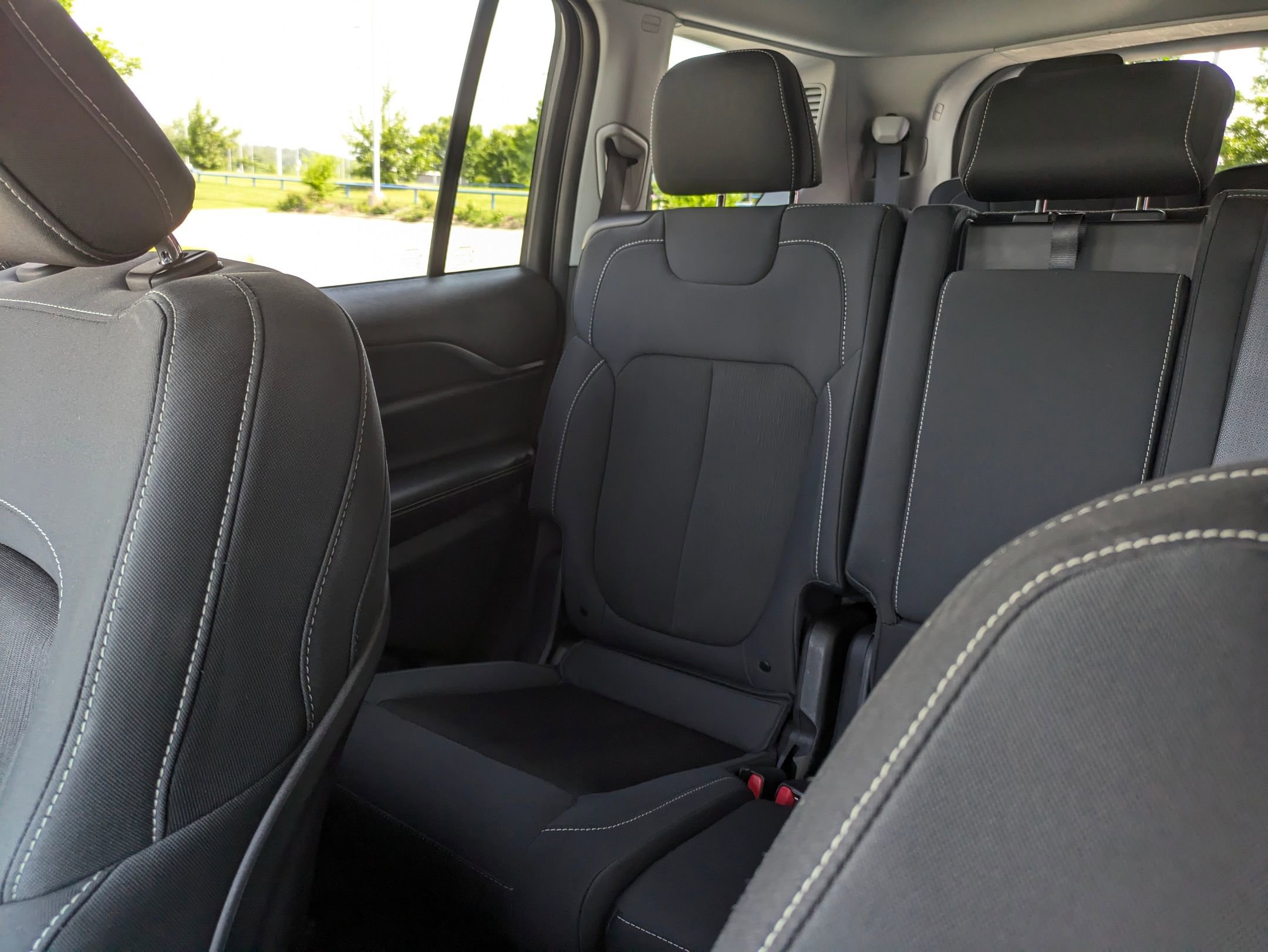 2023 Jeep Grand Cherokee Laredo photo 12