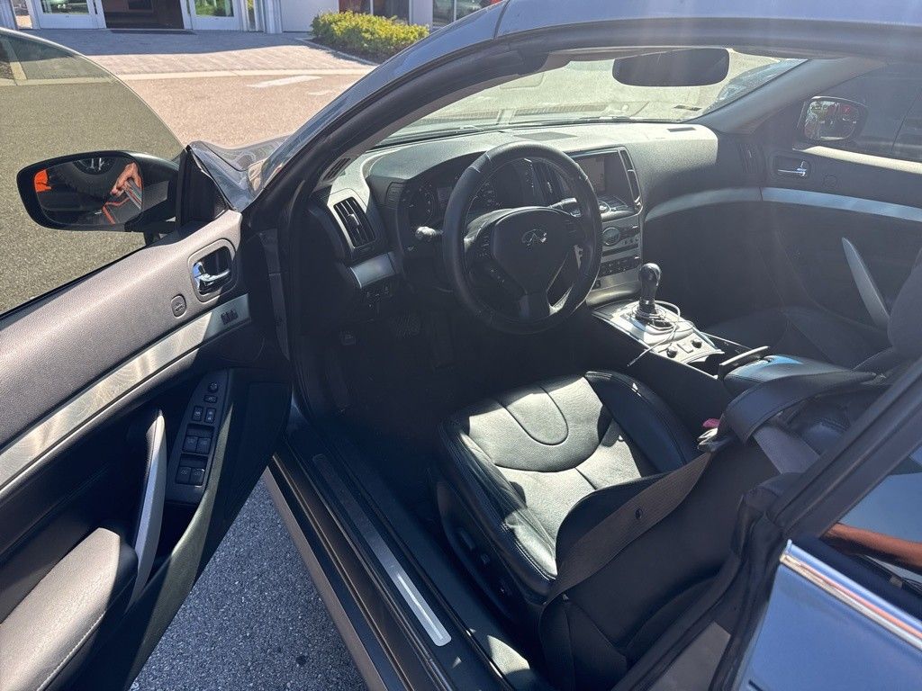 2013 Infiniti G37 Base photo 2