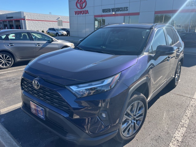 2022 Toyota RAV4 XLE Premium's photo