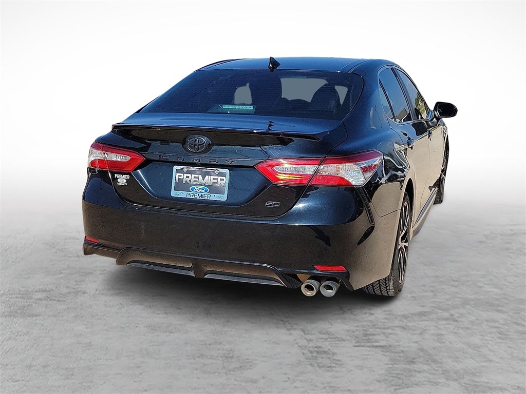 2020 Toyota Camry SE photo 10