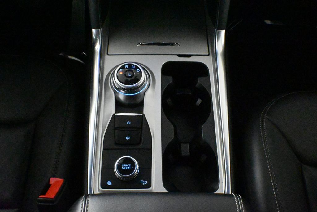 2023 Ford Explorer XLT photo 22