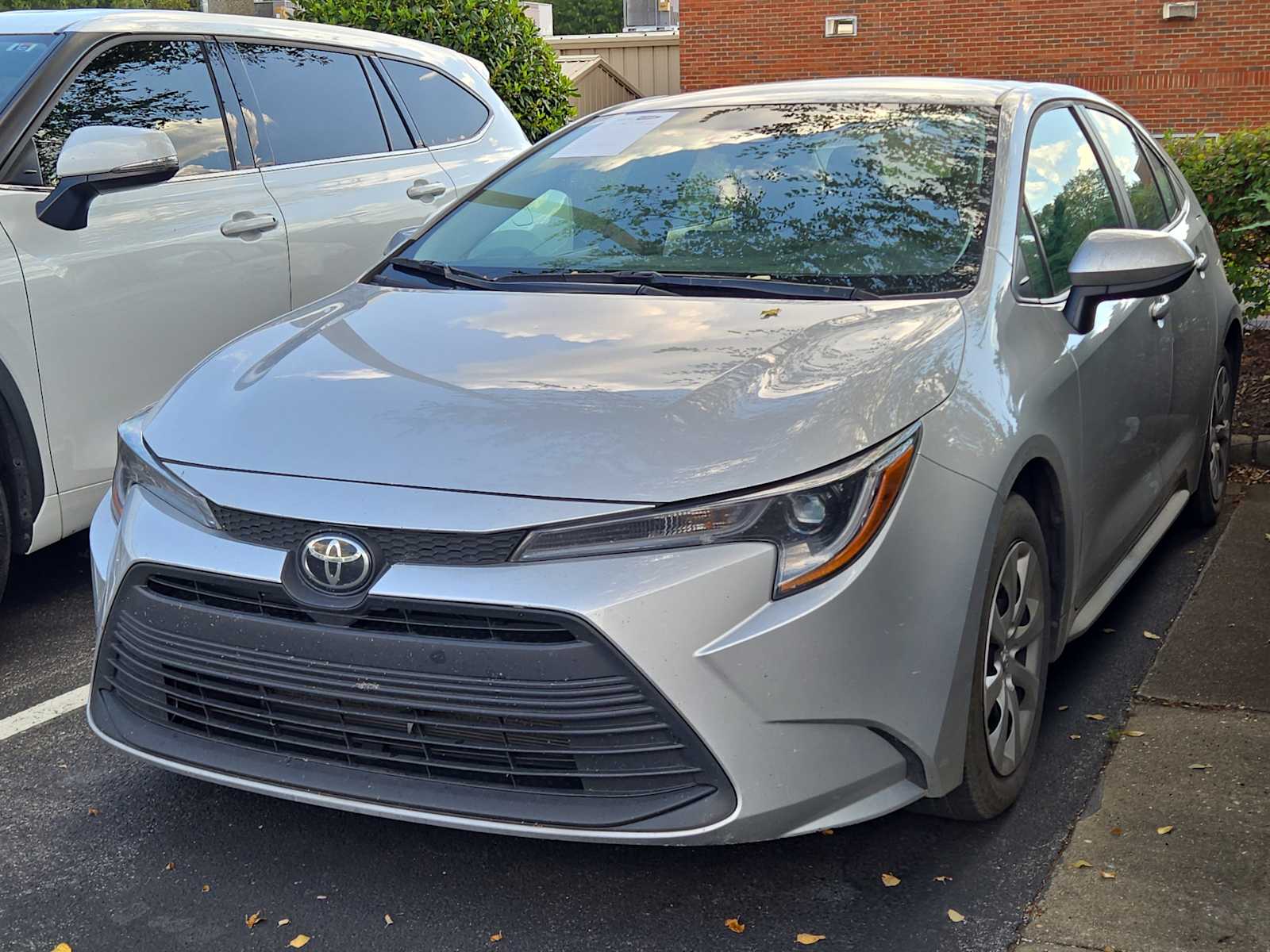 2024 Toyota Corolla LE photo 3