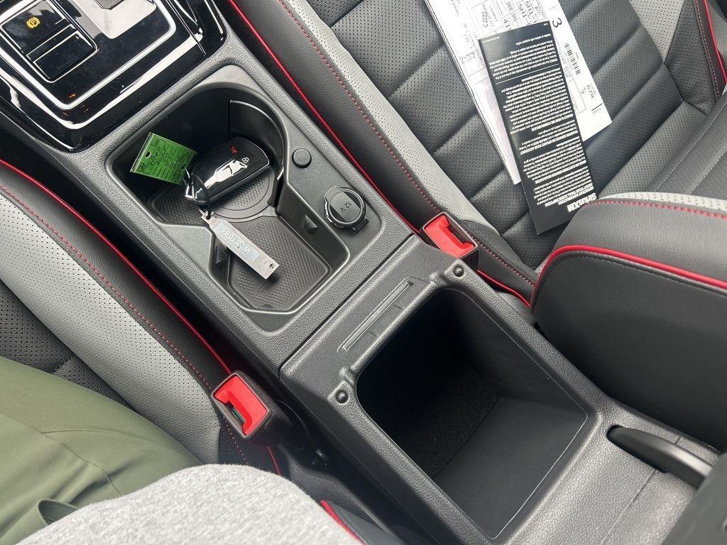 2025 Volkswagen Golf GTI SE photo 31