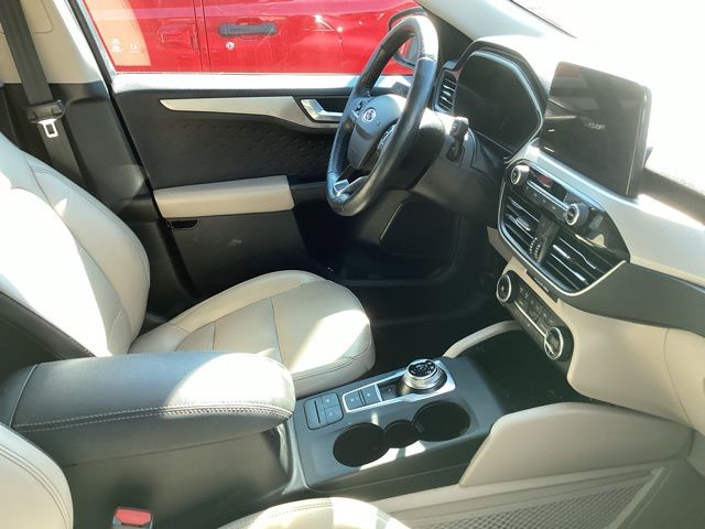 2020 Ford Escape SEL photo 13