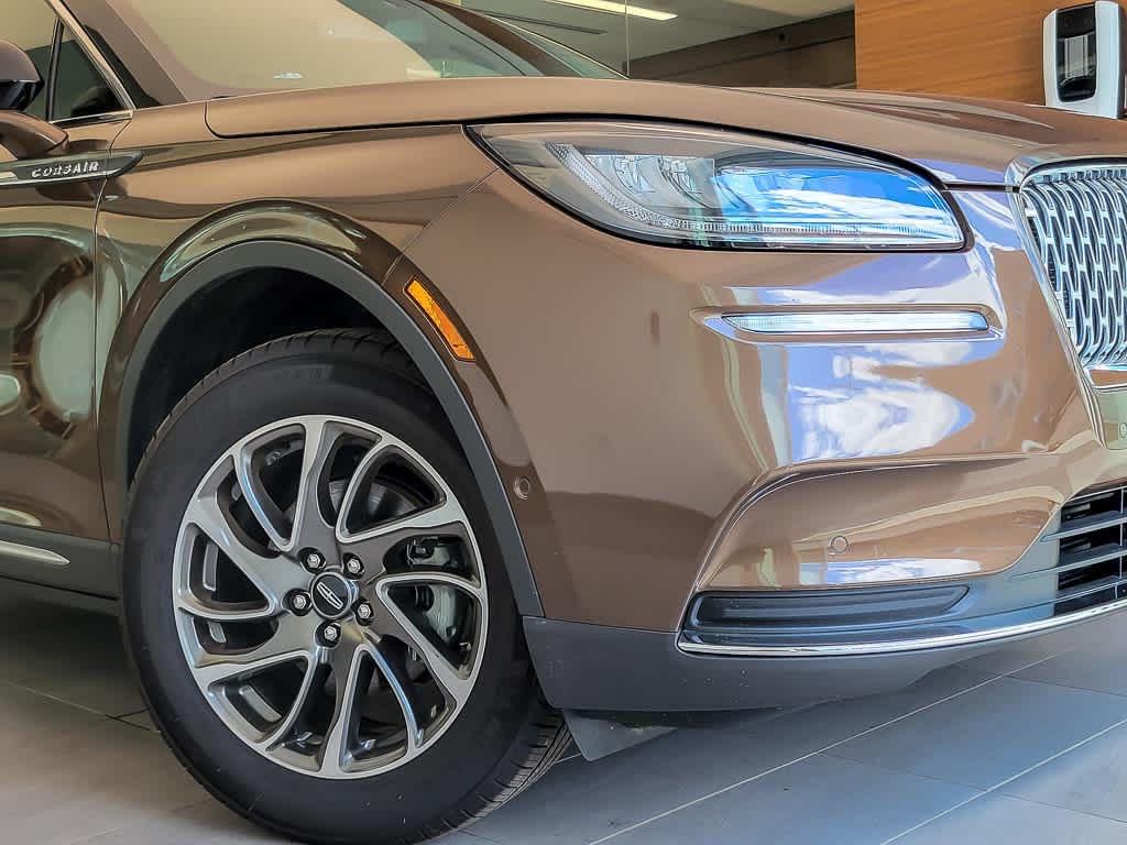 2022 Lincoln Corsair Standard photo 2