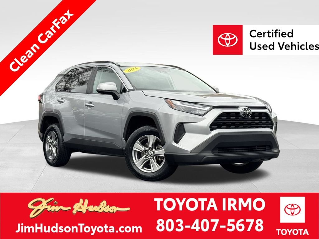 2024 Toyota RAV4 XLE's photo