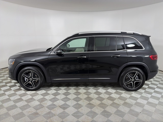 2026 Mercedes Benz GLB 250 4MATIC photo 4