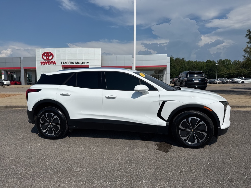 2024 Chevrolet Blazer EV photo 2
