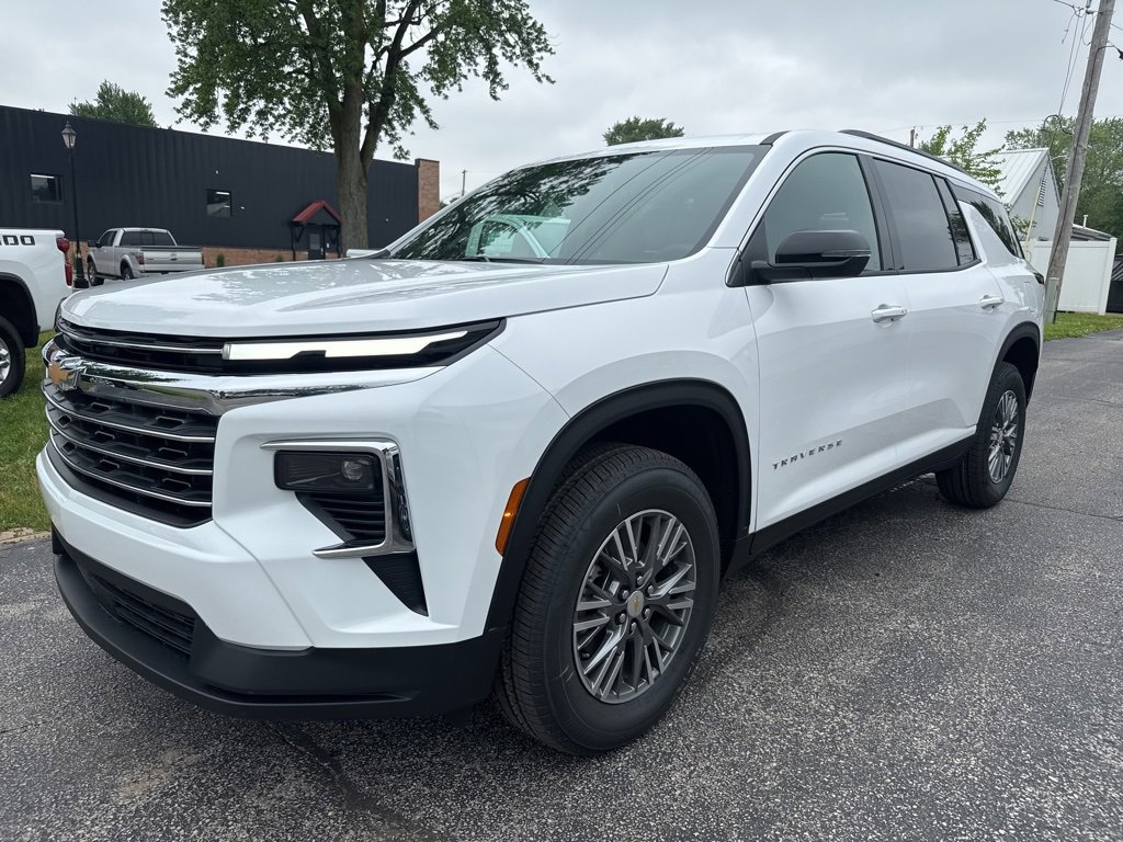 2025 Chevrolet Traverse photo 3