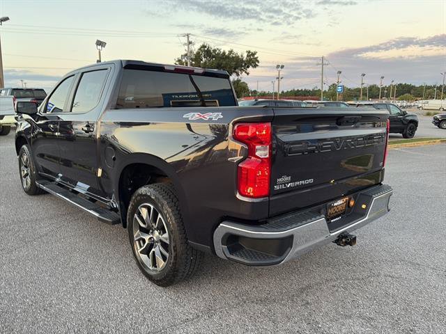 2022 Chevrolet Silverado 1500 LT photo 5