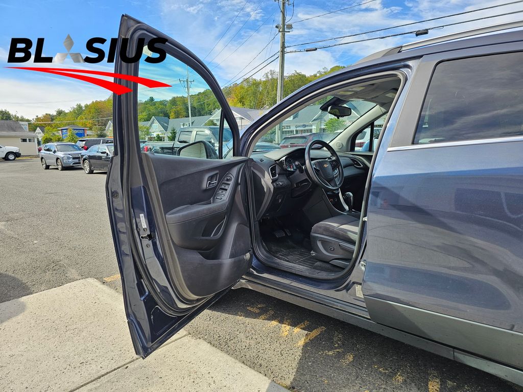 2018 Chevrolet Trax LT photo 7
