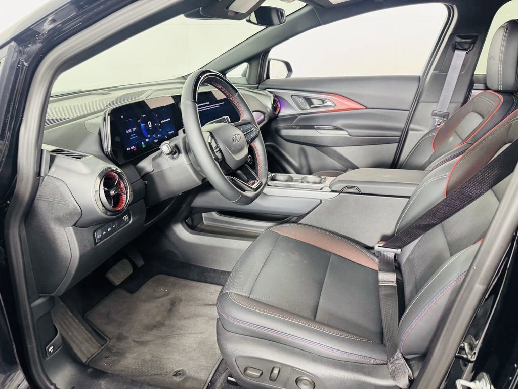 2024 Chevrolet Equinox EV 2RS photo 2