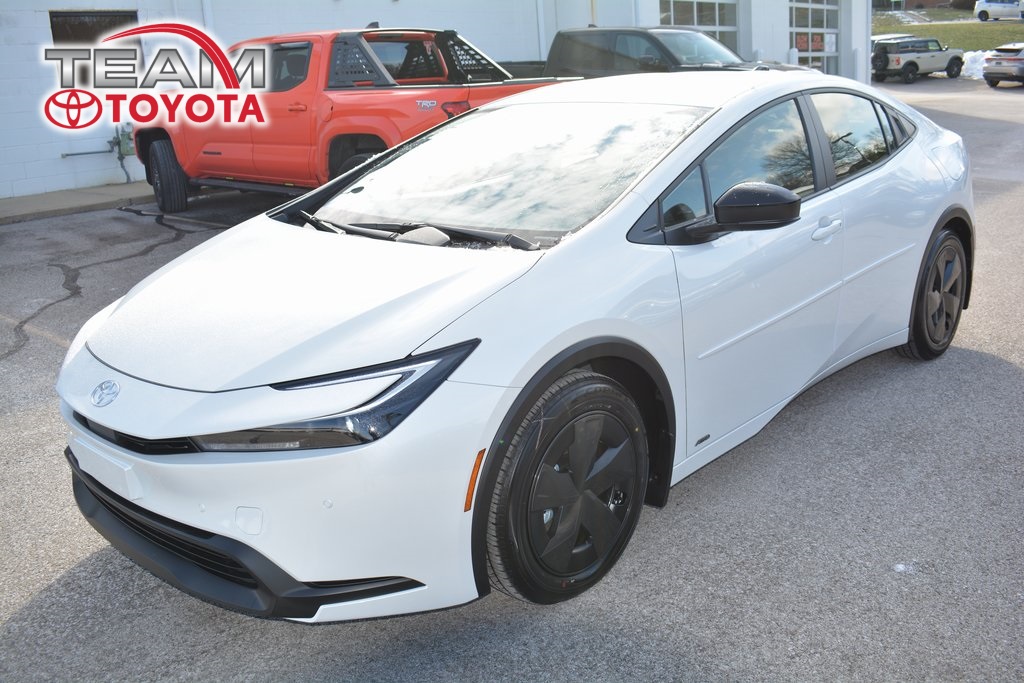 2026 Toyota Prius LE's photo