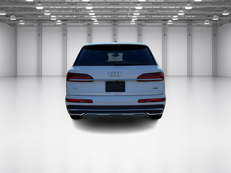2024 Audi Q7 55 Premium Plus photo 2