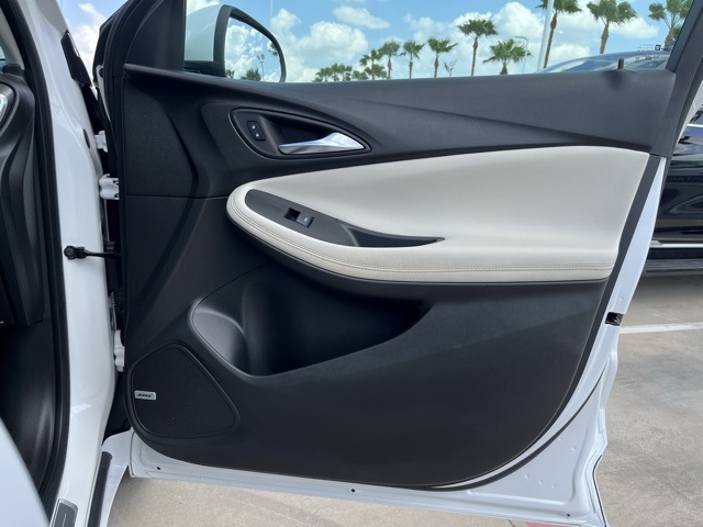 2024 Buick Encore GX Avenir photo 31