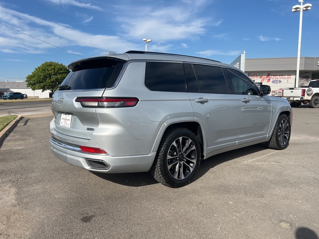 2022 Jeep Grand Cherokee Overland photo 3