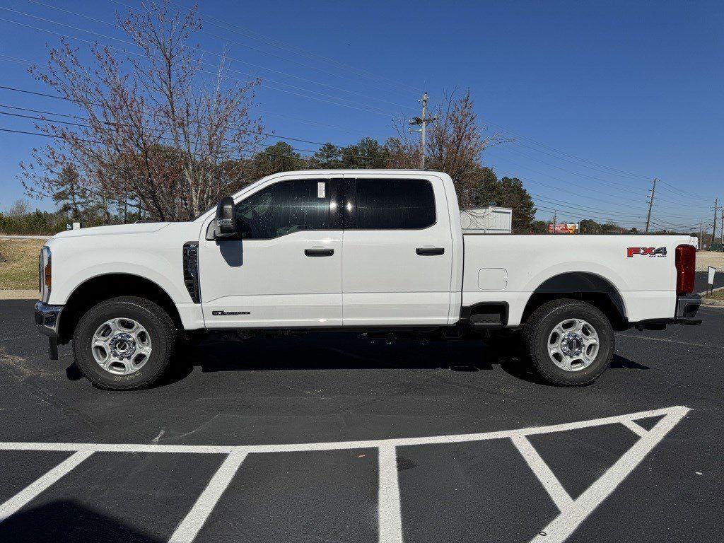 2025 Ford F-250 XLT photo 3