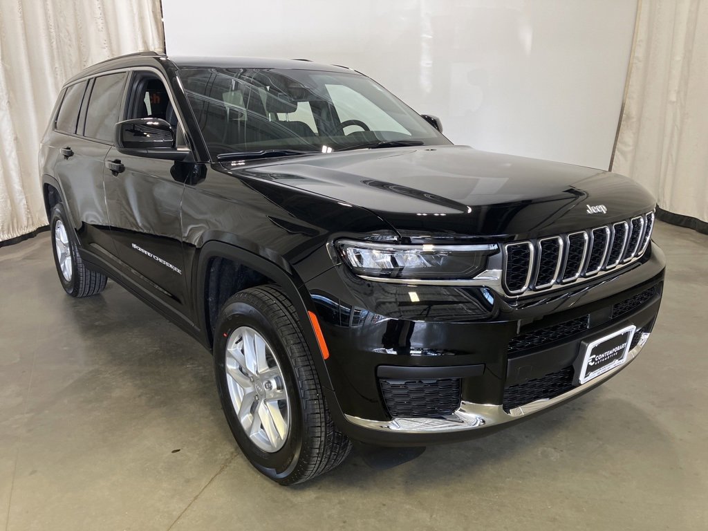 2025 Jeep Grand Cherokee L Laredo's photo