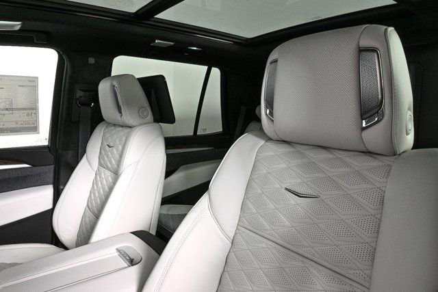 2026 Cadillac Escalade Platinum Sport photo 3