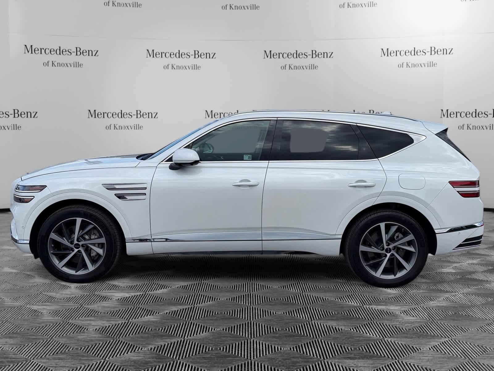 2025 Genesis GV80 2.5T Advanced photo 2