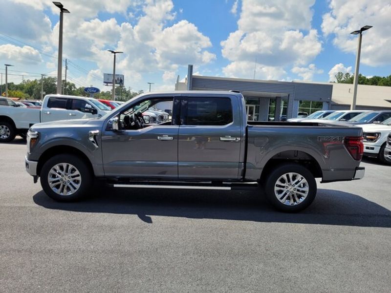 2025 Ford F-150 Lariat photo 4