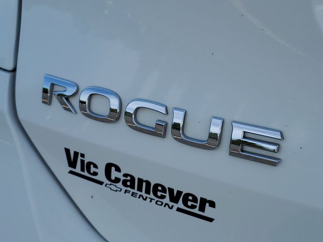 2020 Nissan Rogue SV photo 21