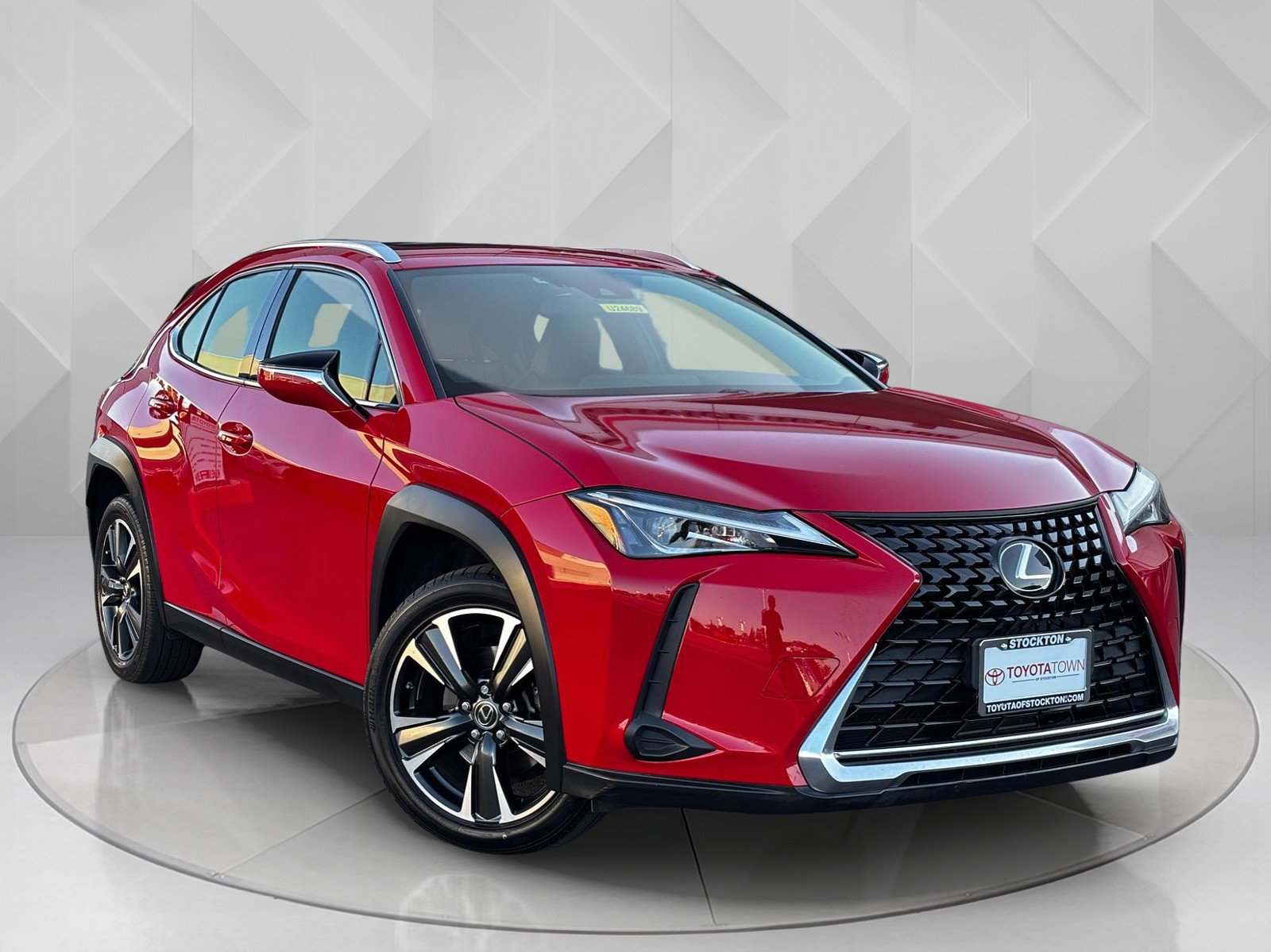 2019 Lexus UX 200 photo 4