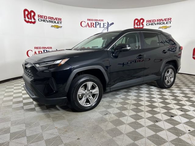 2024 Toyota RAV4 XLE photo 2