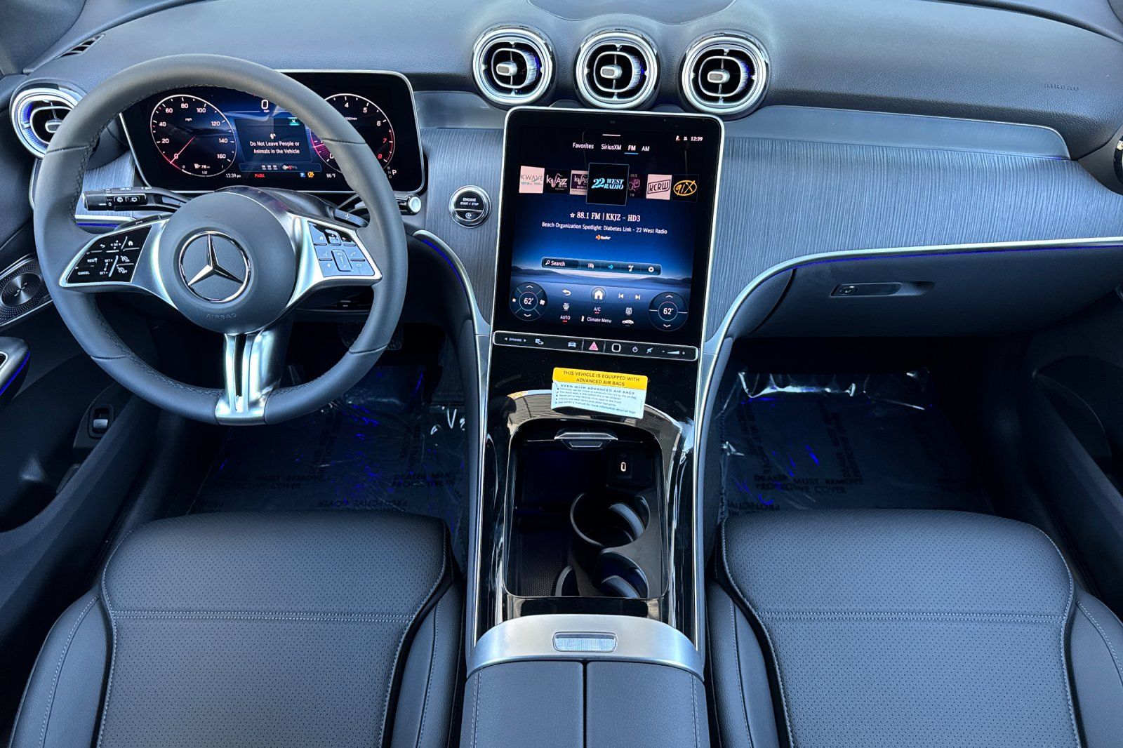 2026 Mercedes Benz GLC 300 photo 2