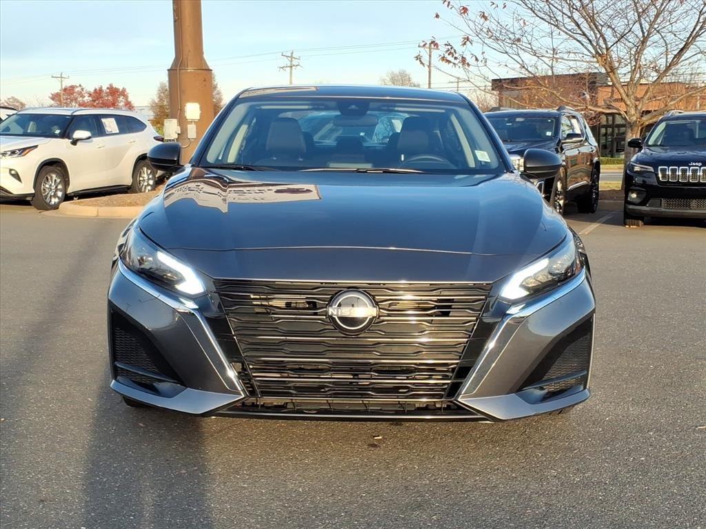 2025 Nissan Altima SV photo 2