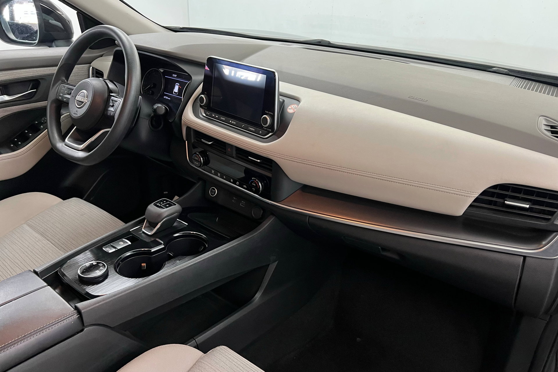 2023 Nissan Rogue SV photo 23