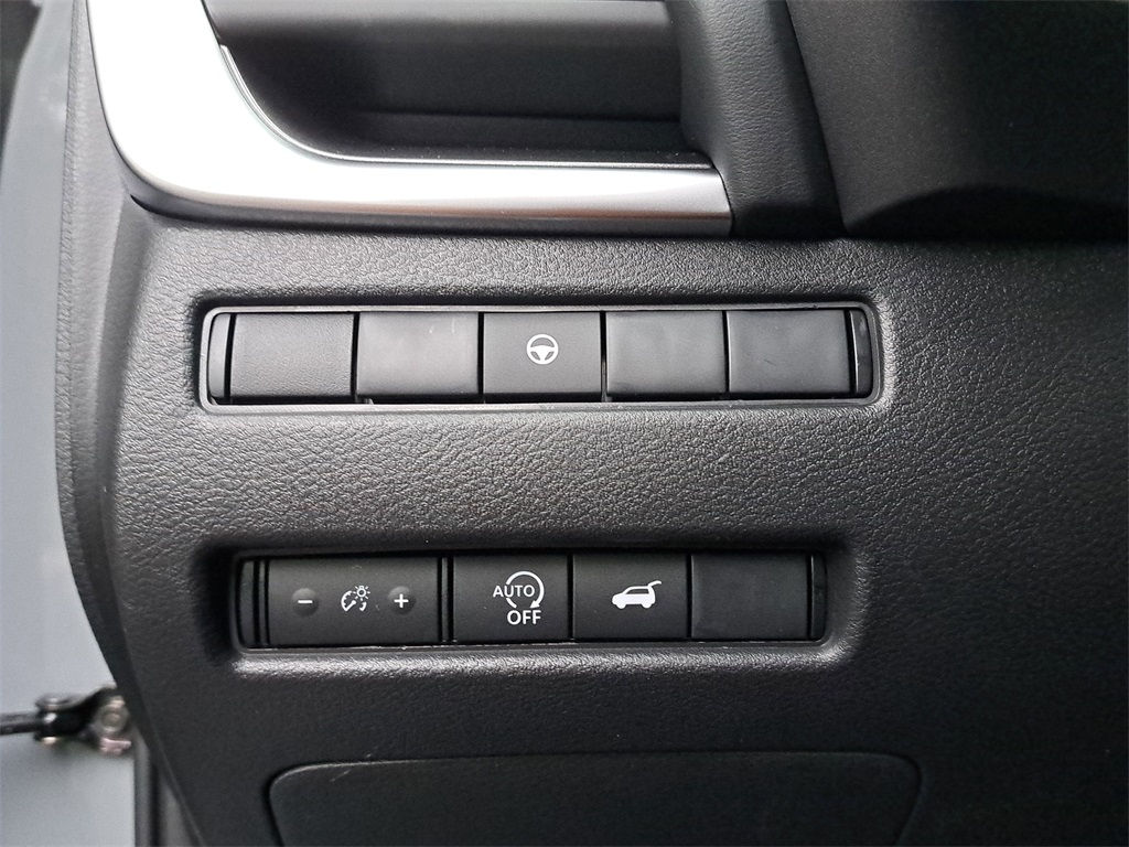 2026 Nissan Rogue SV photo 22