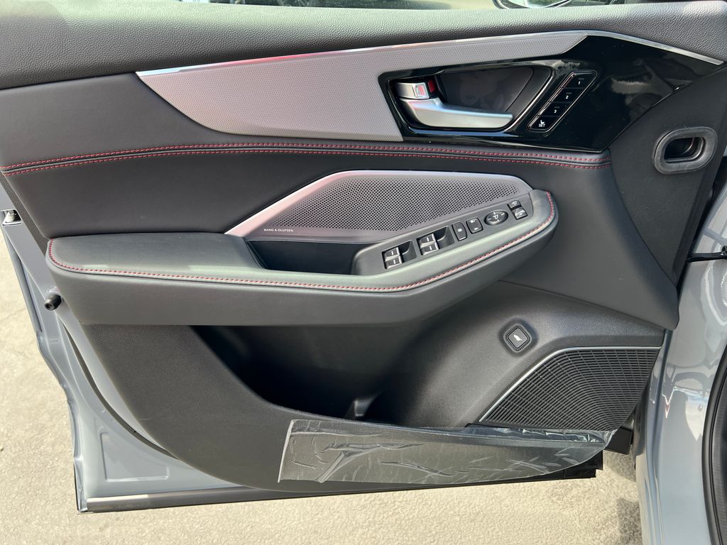 2026 Acura MDX SH-AWD A-Spec Advance photo 11